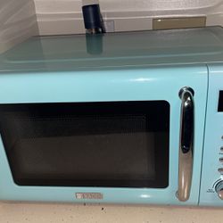 Haden Heritage Countertop Microwave 