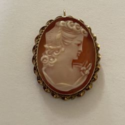 Vintage Danecraft Victorian Style Carved Shell Cameo Brooch Pendant 12K GF
