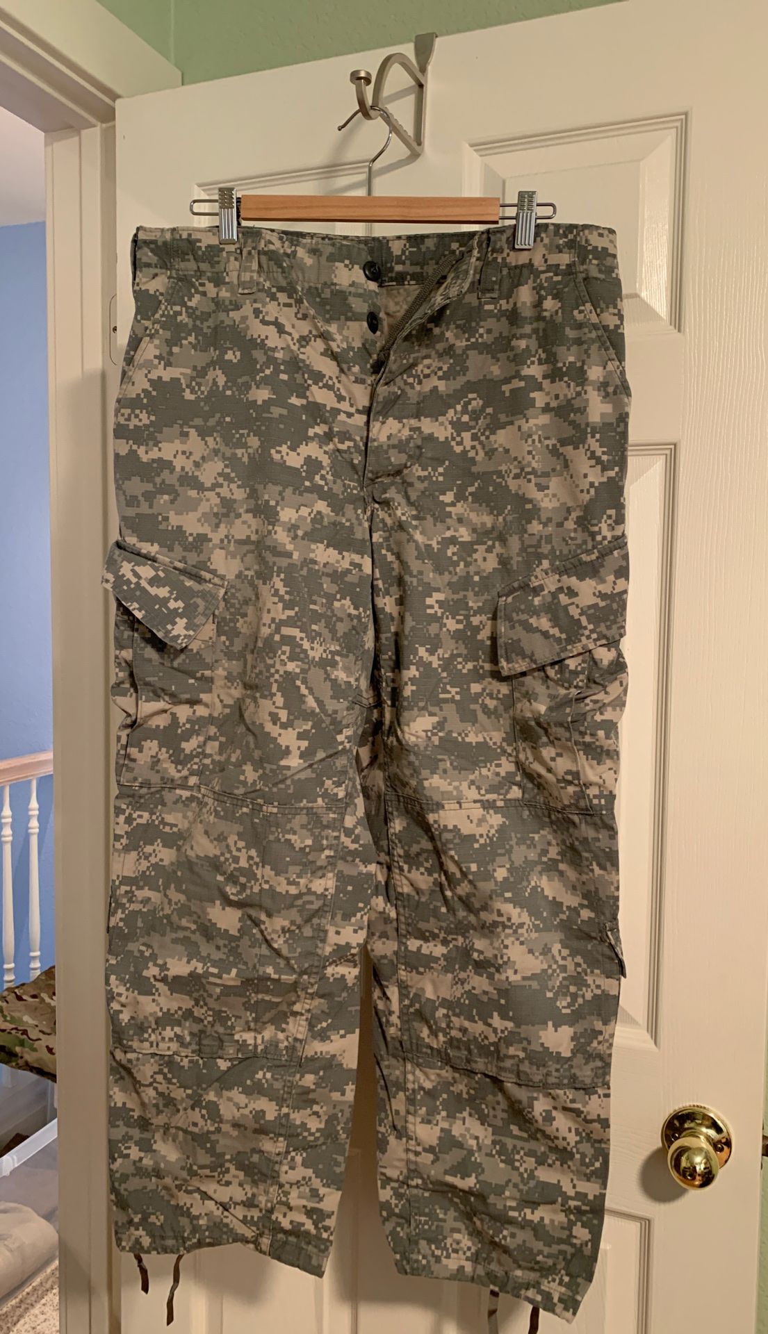 Used digital camo pants