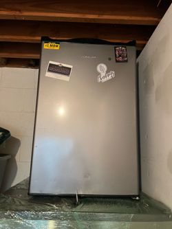 hisense mini fridge