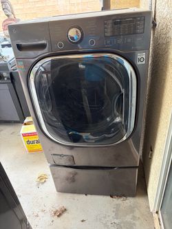 LG Front Load Washer & Dryer with Pedestal/drawer