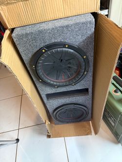 Kicker subwoofer with audio bank 1400W amp
