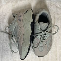 Adidas Yeezy 700 Salt Gray Sneakers Men’s Size 5.5 Women’s 7 Chunky