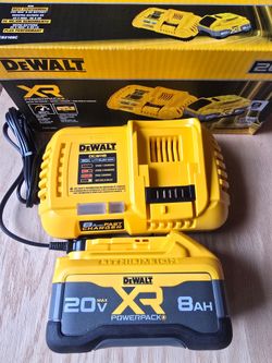 DEWALT

20

LITHIUMION

X

BAH

20 -Volt 1 -Pack Battery and Charger (8 Ah Lithium-ion) NEW