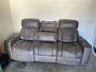 3-Seat Recliner Couch / Theater Seating — Needs Middle Headrest Repair