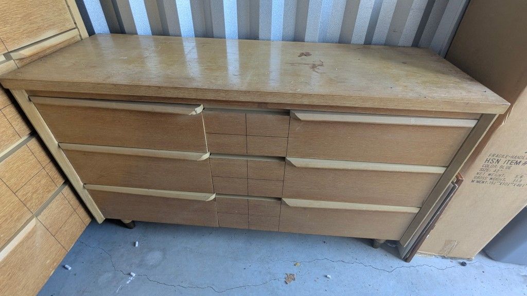 Bedroom Dressers & Nightstand