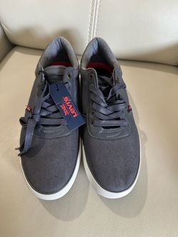 Levi’s low tops canvas sneakers shoes size 11 new