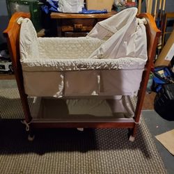Eddie Bauer Bassinet 
