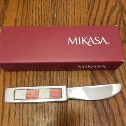 NEW Mikasa Set Of 4 Spreaders  Carnival Holiday 