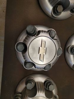 Chevy hub caps 4