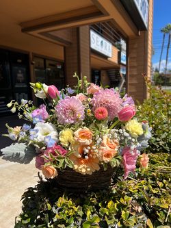 Flowers ready to go/ Flores