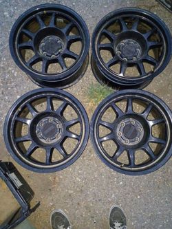 set of 17-in  method race wheels aftermarket rims