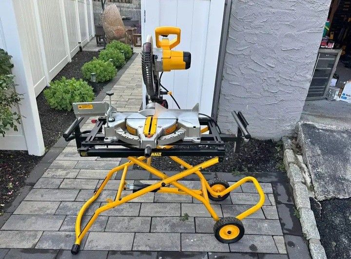 DEWALT.Rolling Miter Saw With Stand and Compound Miter Saw