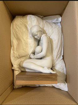 Lladro ‘A Nurturing Bond’ Mother Figurine