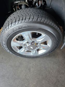 CHEVY SILVERADO 8 LUG HD 4X4
Goodyear Wrangler SRA tires