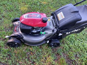 Lawn Mower Honda HRN216 New conditions rear wheels drive Self Propelled Run Like New