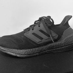 ADIDAS BLACK  ULTRABOOST SUMMER RUNNING SIZE: 7.5 MENS OR 8.5 WOMENS