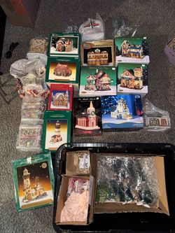Christmas Village Collection Lighted Porcelain Houses Lot