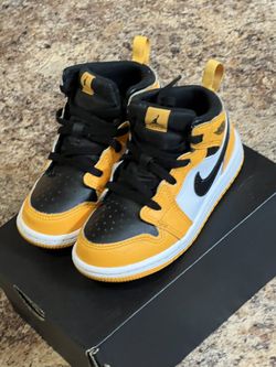 Jordan 1 MID Taxi/black/white Size 9