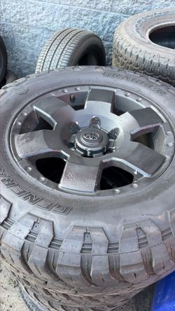Used tires and rims 26570R17
