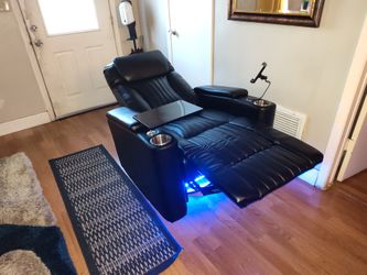 Like New Full Recliner 270° Swivel LED Lights Electric Recline