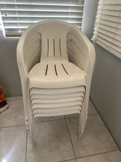Plastic chairs in good condition