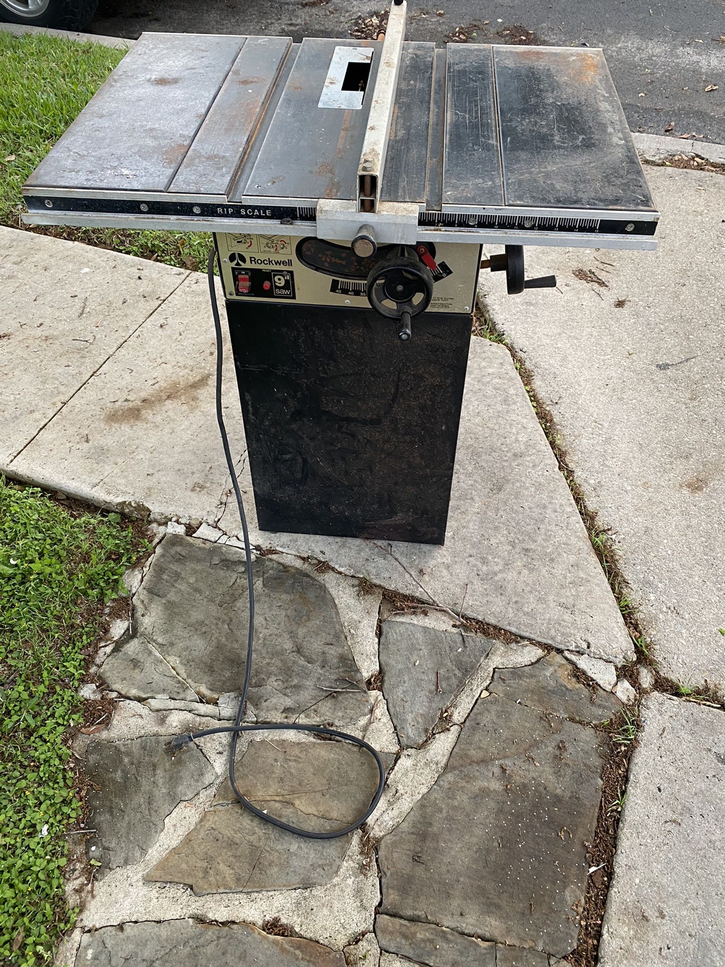 Rockwell table saw