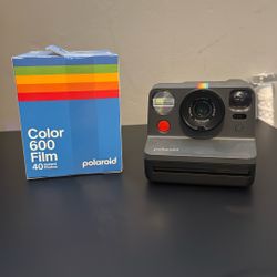 Polaroid now camera with film