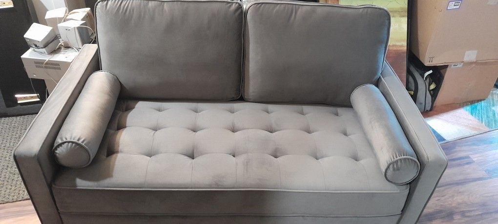 Banuelos 58" VELVET SQUARE ARM LOVESEAT