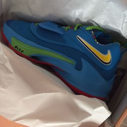 Never Warn 8.5  In Men Limited Edition Uno Nikes