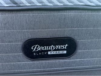 Brand New Queen Size Mattress and box spring set Beautyrest black hybrid mattress and Boxspring set free delivery