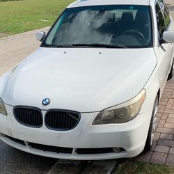 2004 BMW 525i