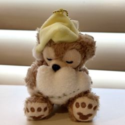 Japan Exclusive Super Cute Sleepy Duffy Disney Keychain 