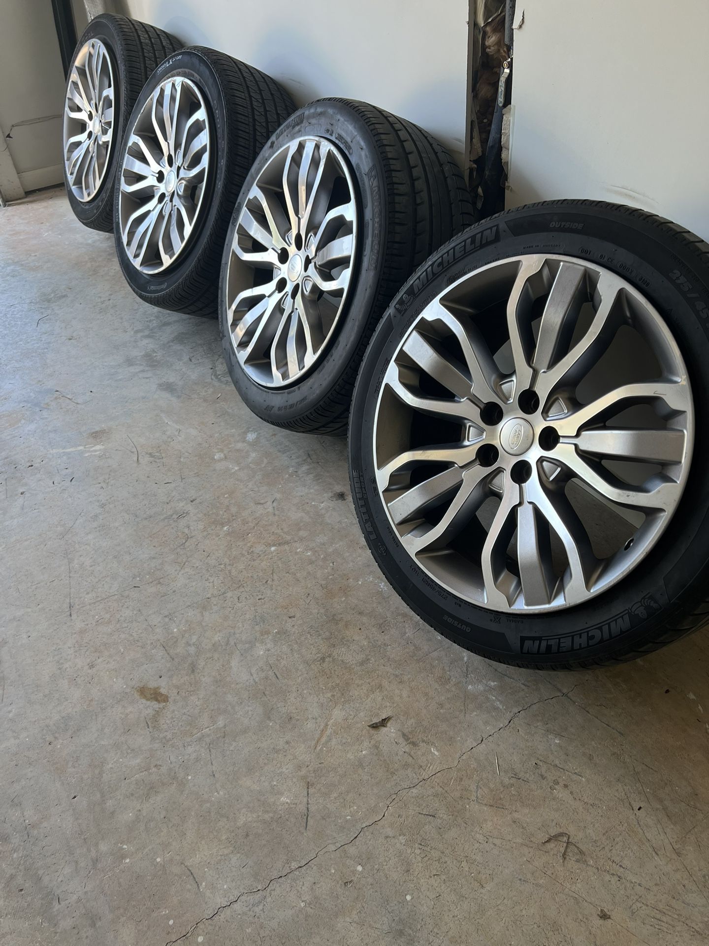 Range Rover Rims 21 Inch Range Rover OEM rims & tires 21 inches for Sale in East Point, GA - OfferUp