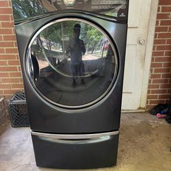 Whirlpool Dryer  With Steam Refresh  And Drawer