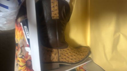 Boys boots