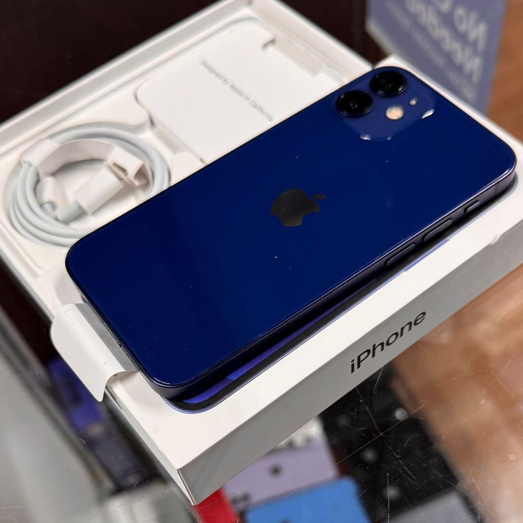 iPhone 12 Blue 