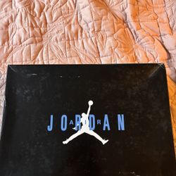 Jordan 11 Low Cement gray 