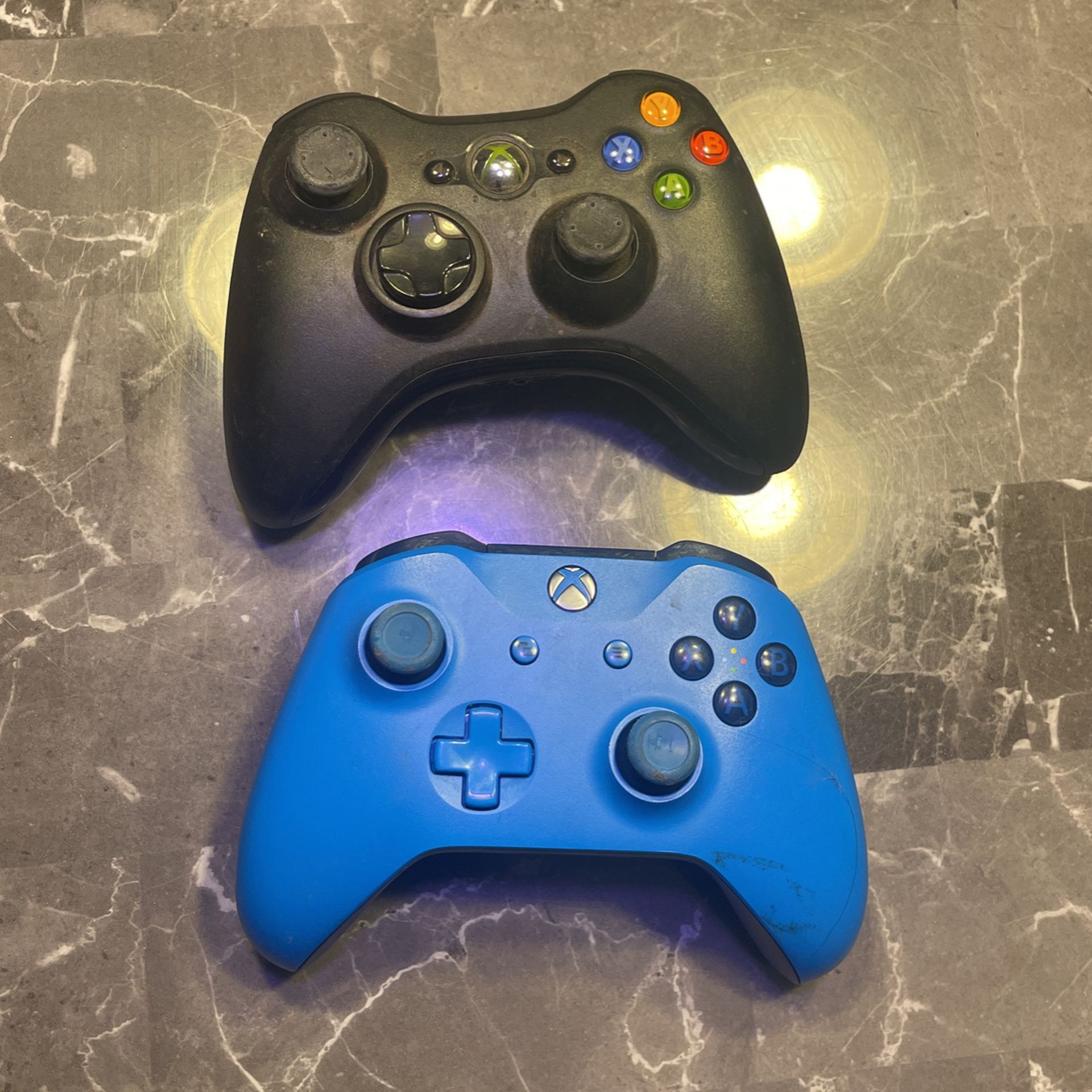2 Xbox Controllers