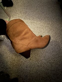 🎁 NWT WOMENS SIZE 9 BOOTS SUEDE LIKE 