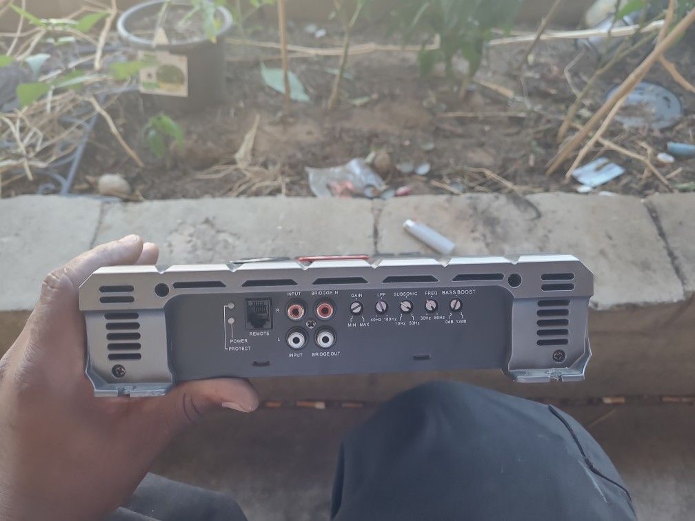 Power Acoustik CB1.8000D アンプ