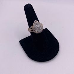 10K Pear Shaped Ring