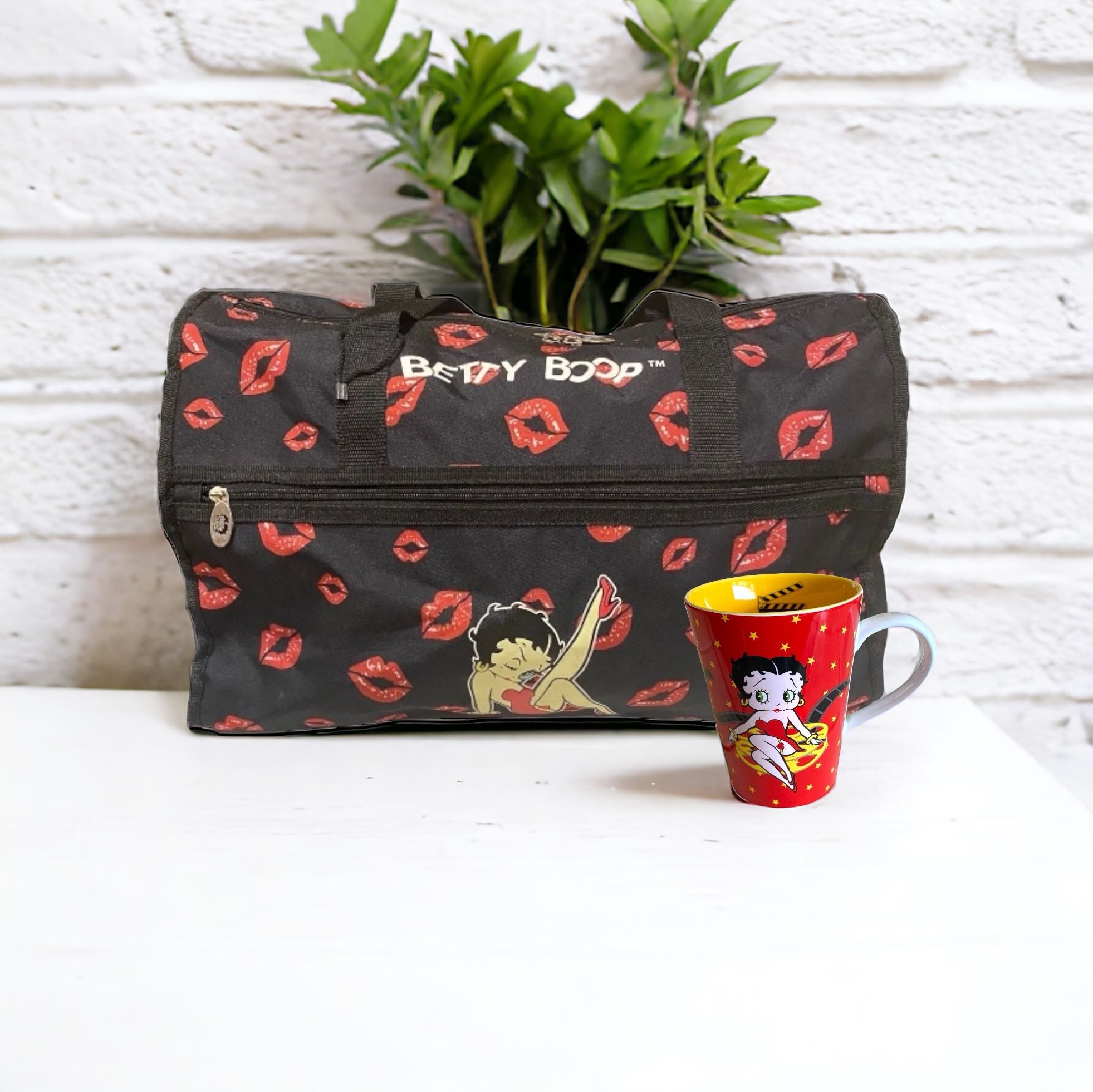 Large Betty Boop Lightweight Travel Duffel/Tote Bag Leg Up Lips + Coffee Cup/Mug