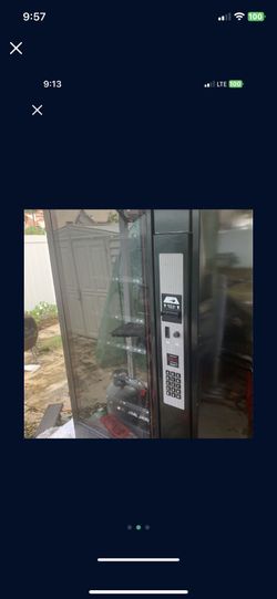 Polyvend Snack Machine 