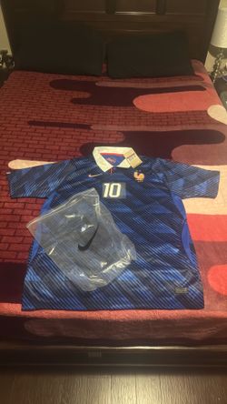 France Mbappé #10 Soccer Jersey – 2XL – New With Tags
