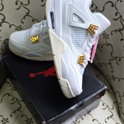 Jordan 4 Retro 