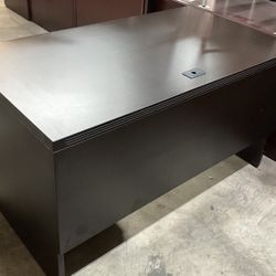 Single cabinet desk