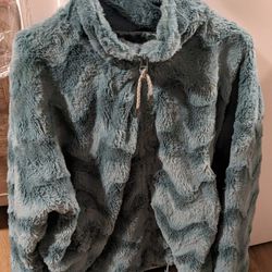 Urban Outfitters Eva Faux Fur Soft Fuzzy Women's Jacket/Coat- Size XL- GUC!