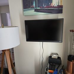 2 - 24" Vizio TVs With Wall Mounts