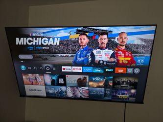 Hisense 55" Fire TV QD6 4K QLED and Wall Mount